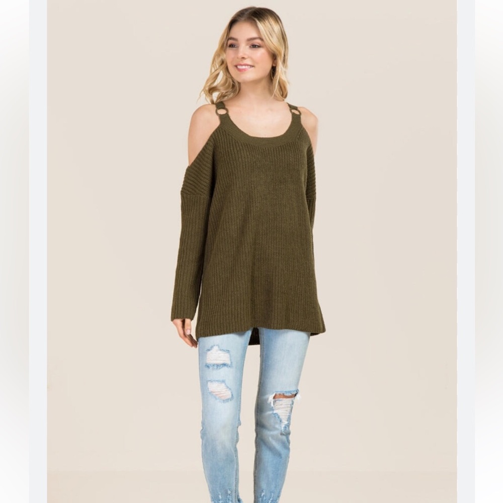 NWT Francesca’s Sweater